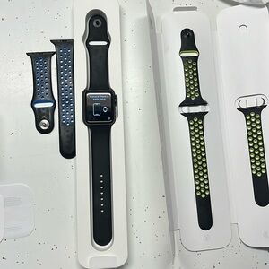 Apple Watch Series 3 42mm case Space Grey Aluminum with extra watch bands